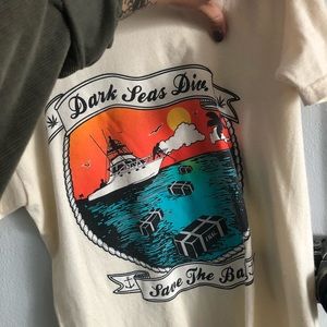 Dark seas tee